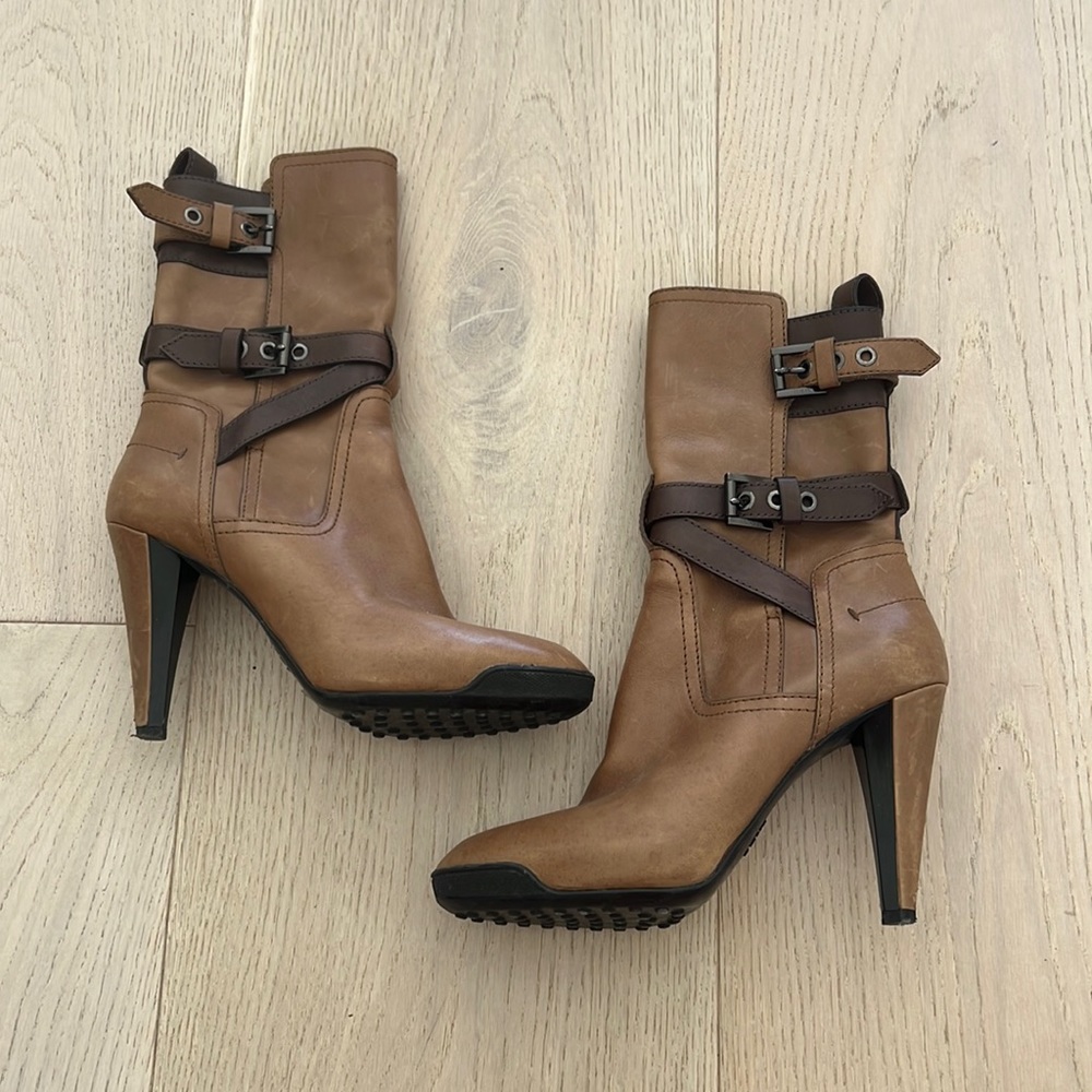 Tod’s Womens Brown boots size 8
